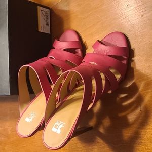 New in box Joe's Identity 5?inch heels size 7